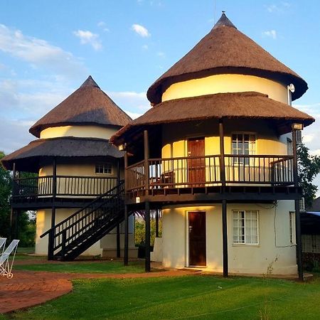 Smilin Thru Resort Parys Exterior photo